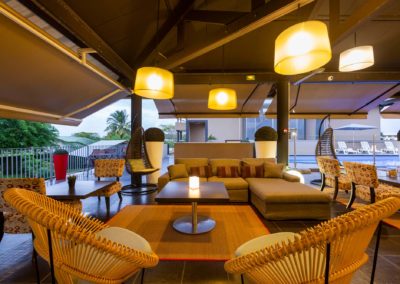 Bar mit Blick auf den Pool in Kourou