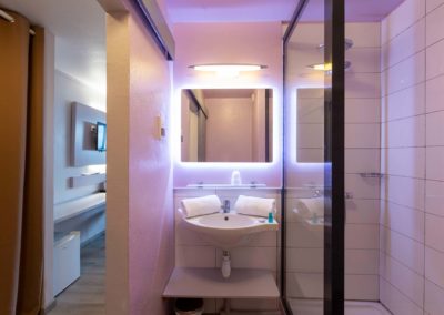 Hotelzimmer mit Dusche zum kleinen Preis