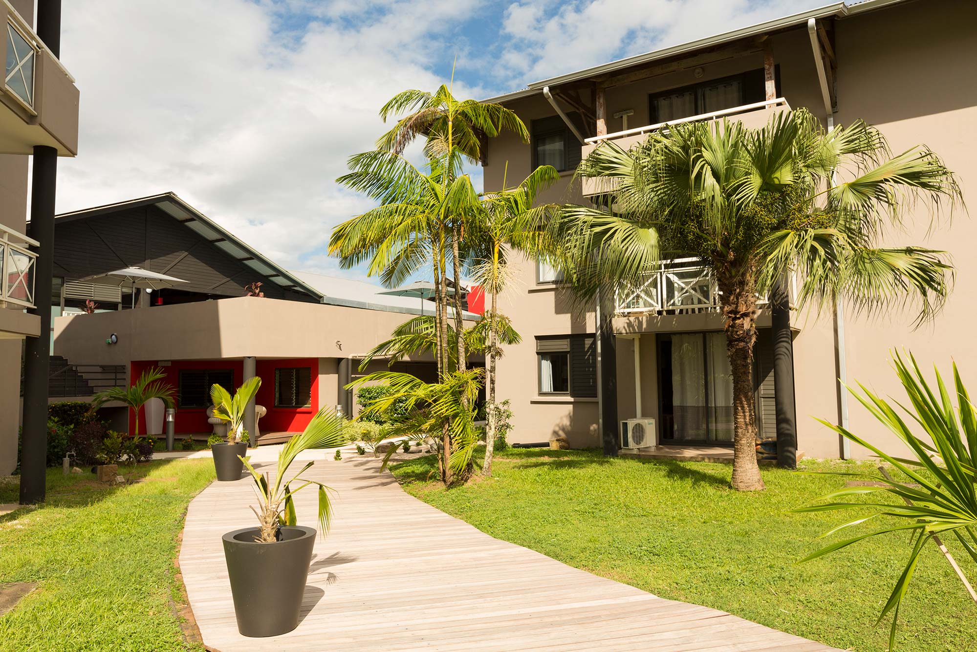 Außenansicht des 3-Sterne-Hotels in Kourou